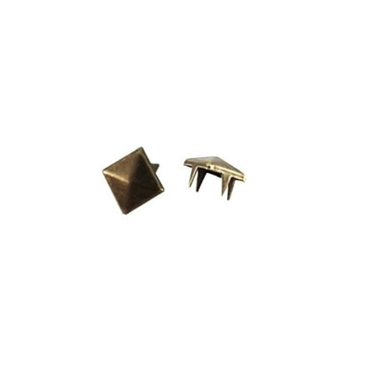 Adorno Piramide Envejecida 7mm P20 Und. C83420