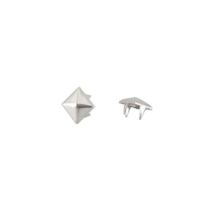 Adorno Piramide Niquel 7mm P20 Und. C8342