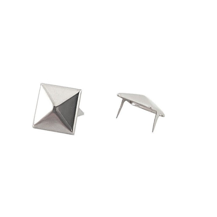 Adorno Piramide Niquel 10mm P20 Und. C8215