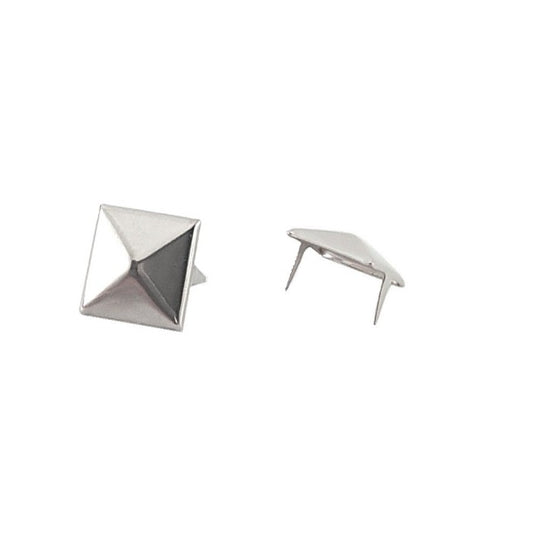 Adorno Piramide Niquel 10mm P20 Und. C8215