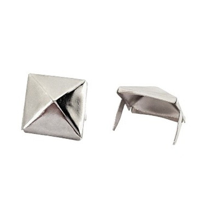 Adorno Piramide Niquel 15mm P20 Und. C8204